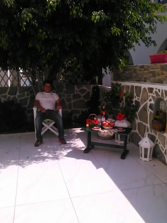 Nicolas Antiparos Luaran gambar